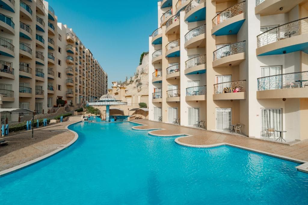 Sphinx Aqua Park Beach Resort - 37
