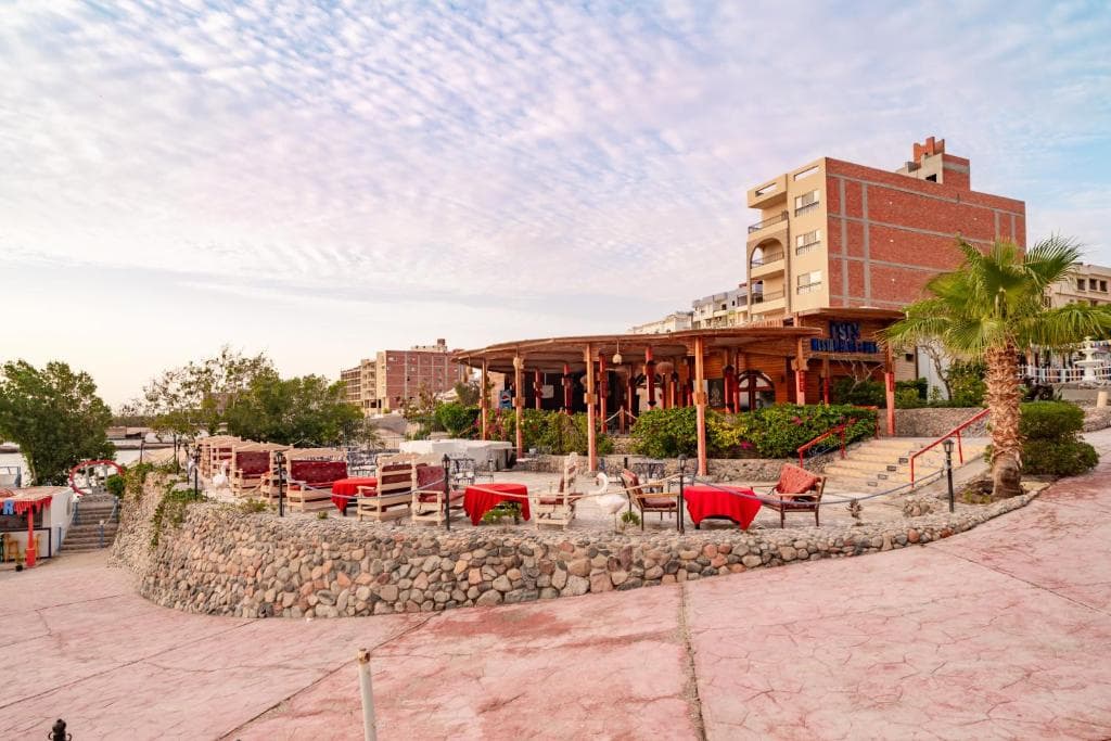 Sphinx Aqua Park Beach Resort - 38