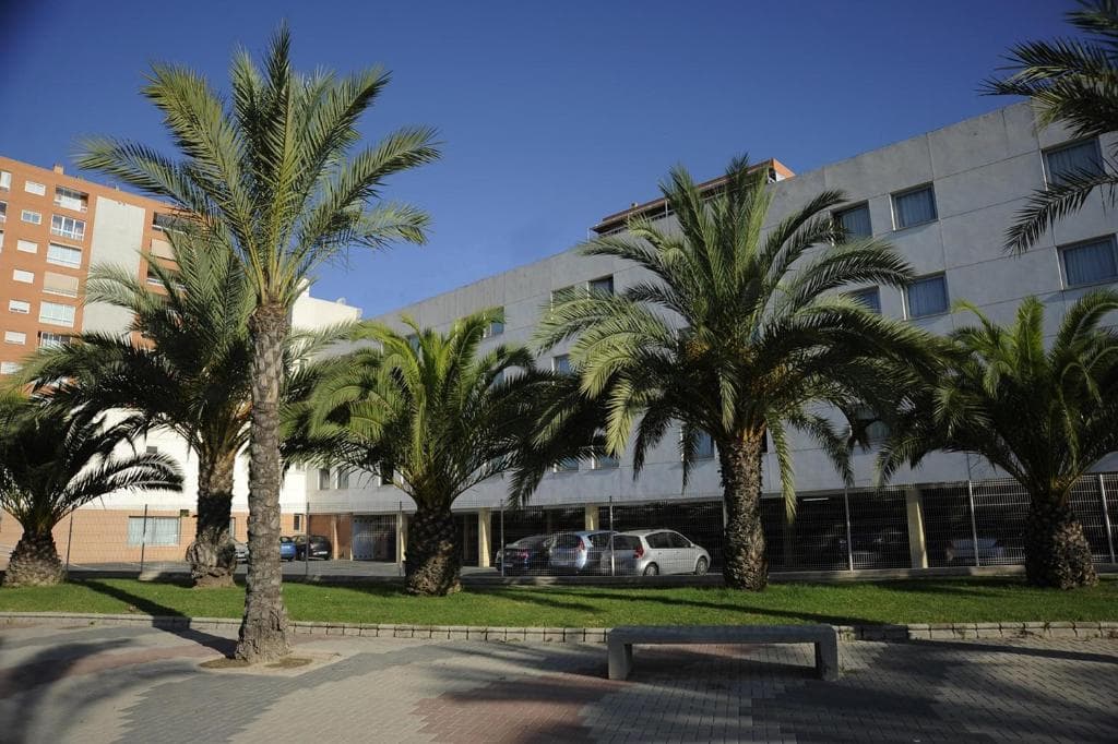 Hotel Travelodge Alicante Puerto - 18