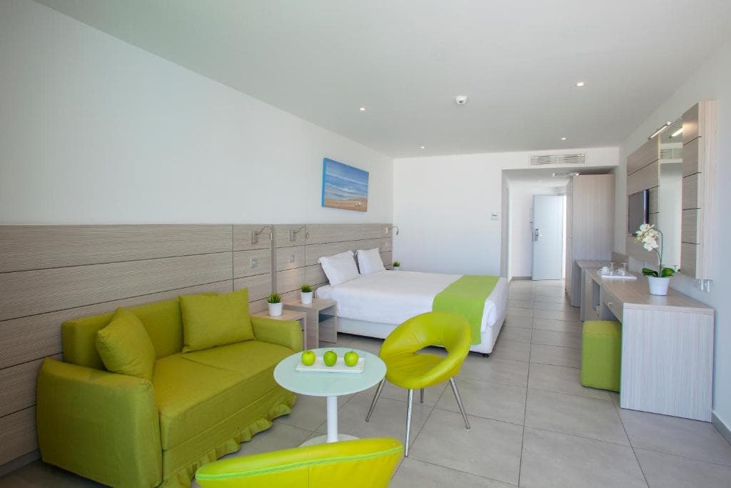 Limanaki Beach Hotel & Suites - 30