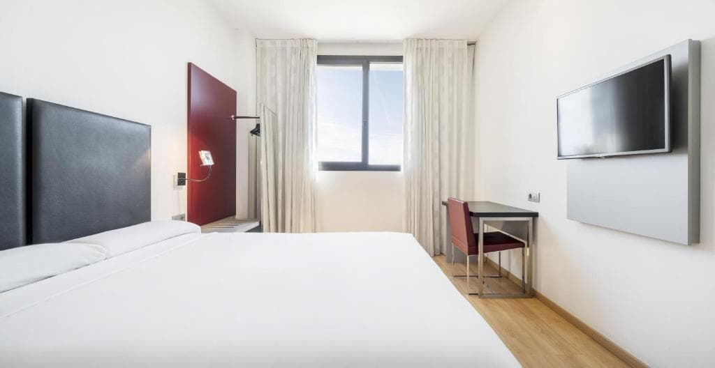 Hotel ILUNION Aqua 3 - 13