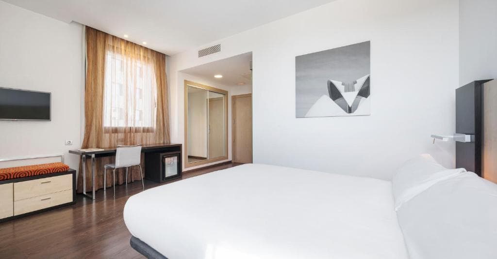 Hotel Ilunion Aqua 4 - 14