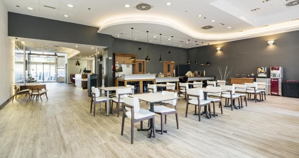 Hotel Ilunion Valencia 3 - 5