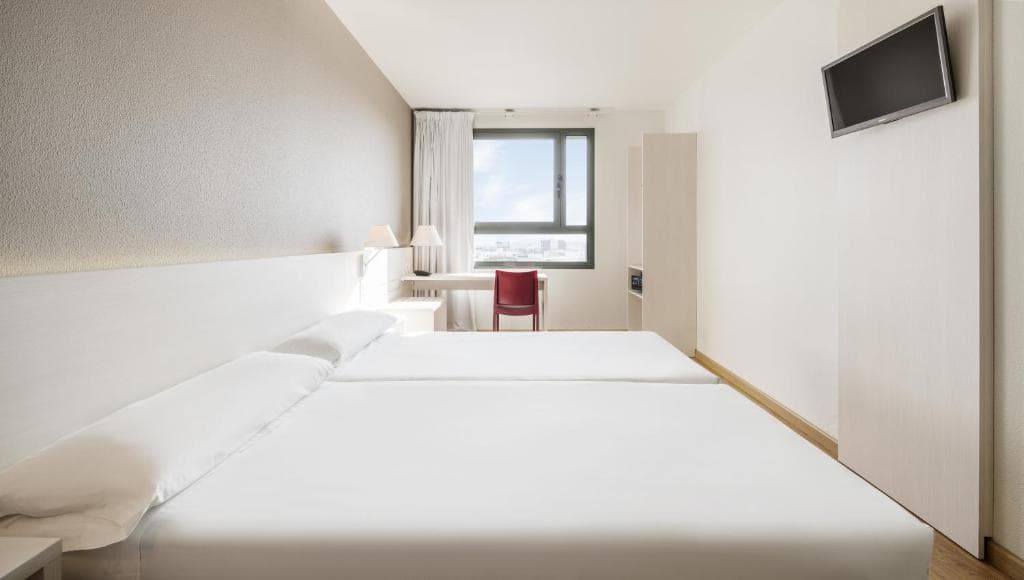 Hotel Ilunion Valencia 3 - 7