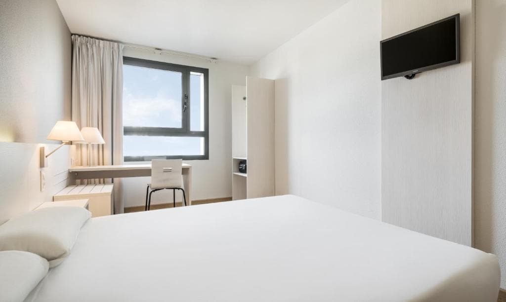 Hotel Ilunion Valencia 3 - 11
