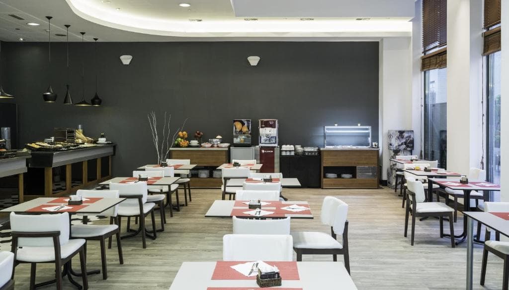Hotel Ilunion Valencia 3 - 16