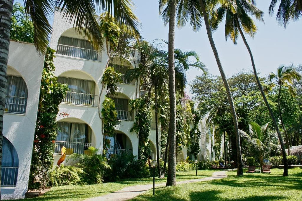 Plaza Beach Hotel - 1