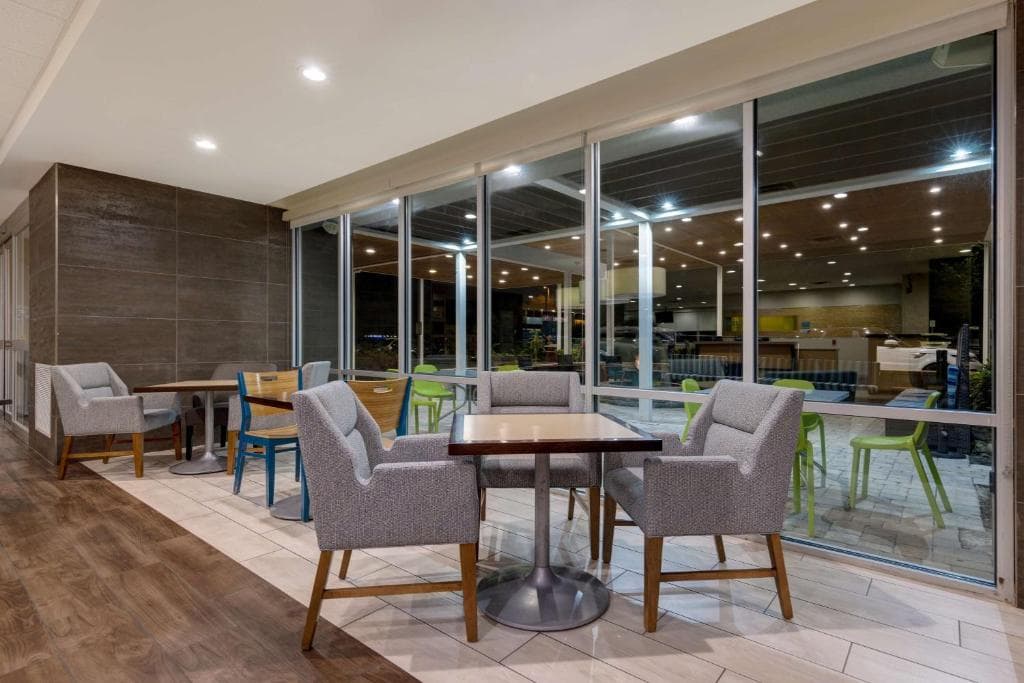 Home2 Suites by Hilton Orlando International Drive South - 18