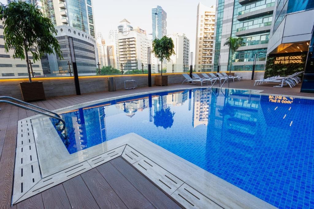 Charter Dubai - Golden Tulip Media Hotel 4*