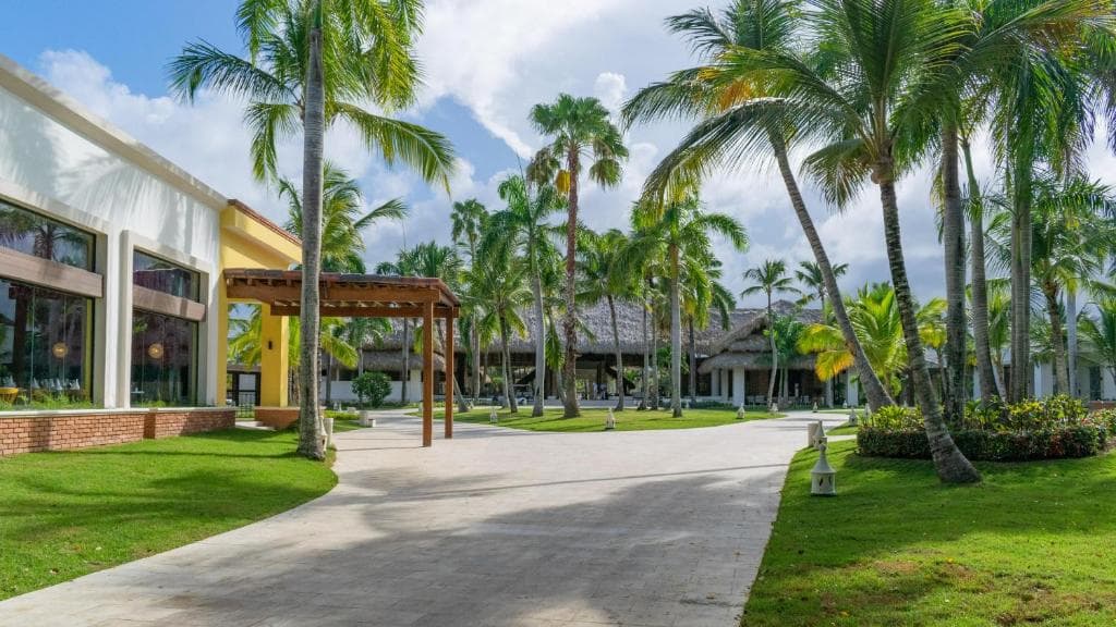 Tropical Princess Beach Resort & Spa - 4