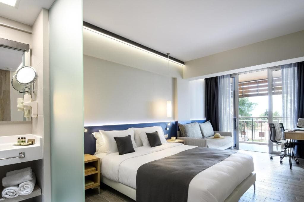 Blue Dolphin Hotel - 2