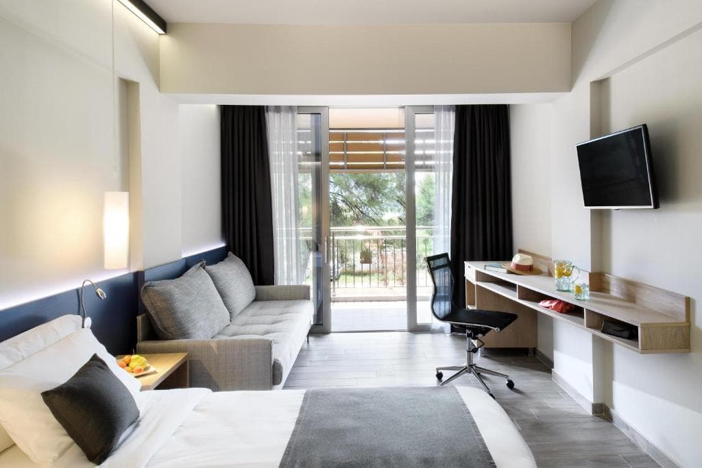 Blue Dolphin Hotel - 3