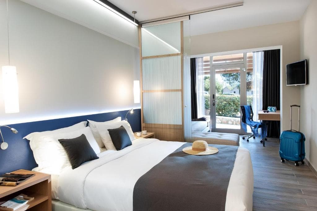 Blue Dolphin Hotel - 8