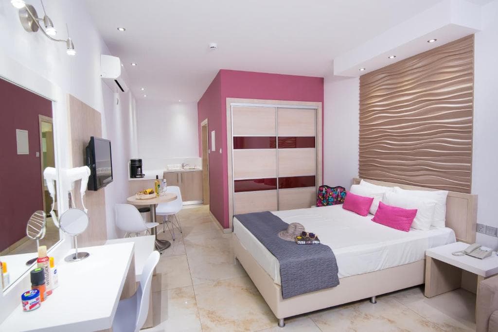 Loutsiana Deluxe Apartments - 25