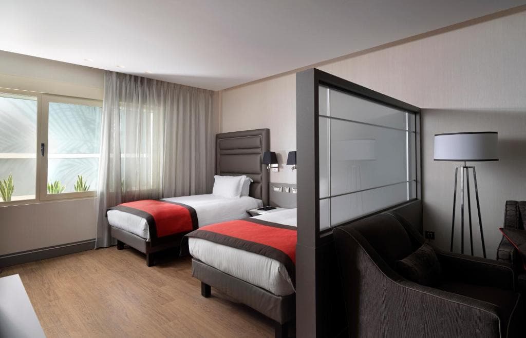 Holiday Suites - 13