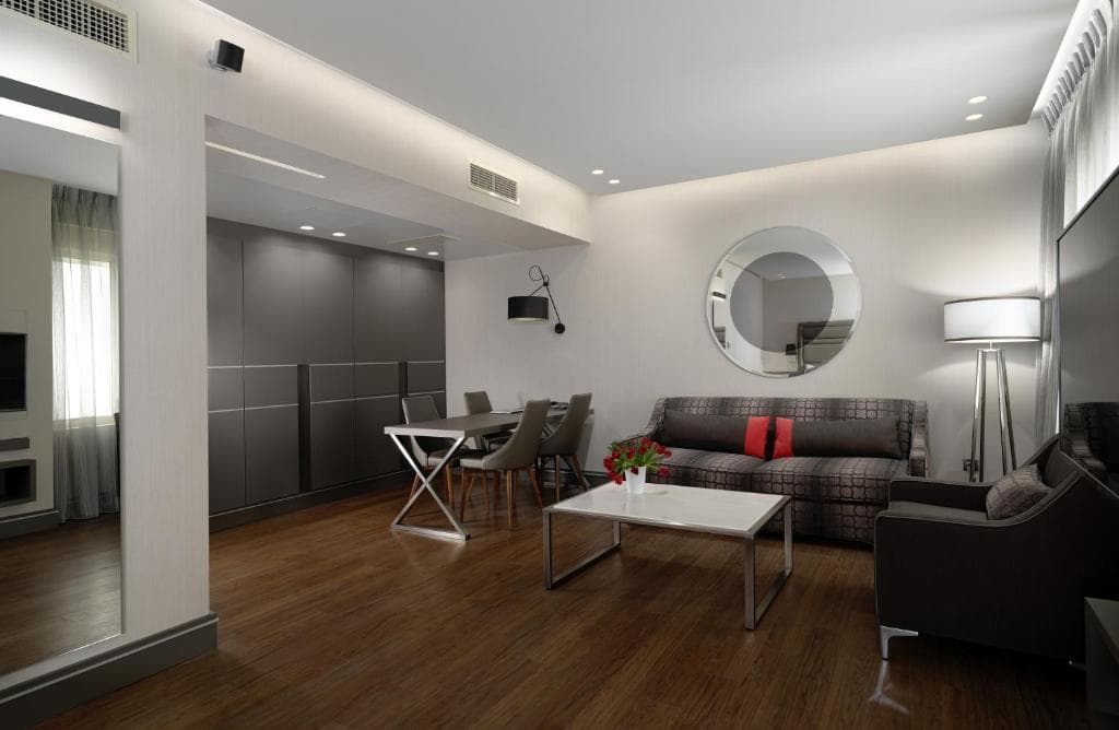Holiday Suites - 20
