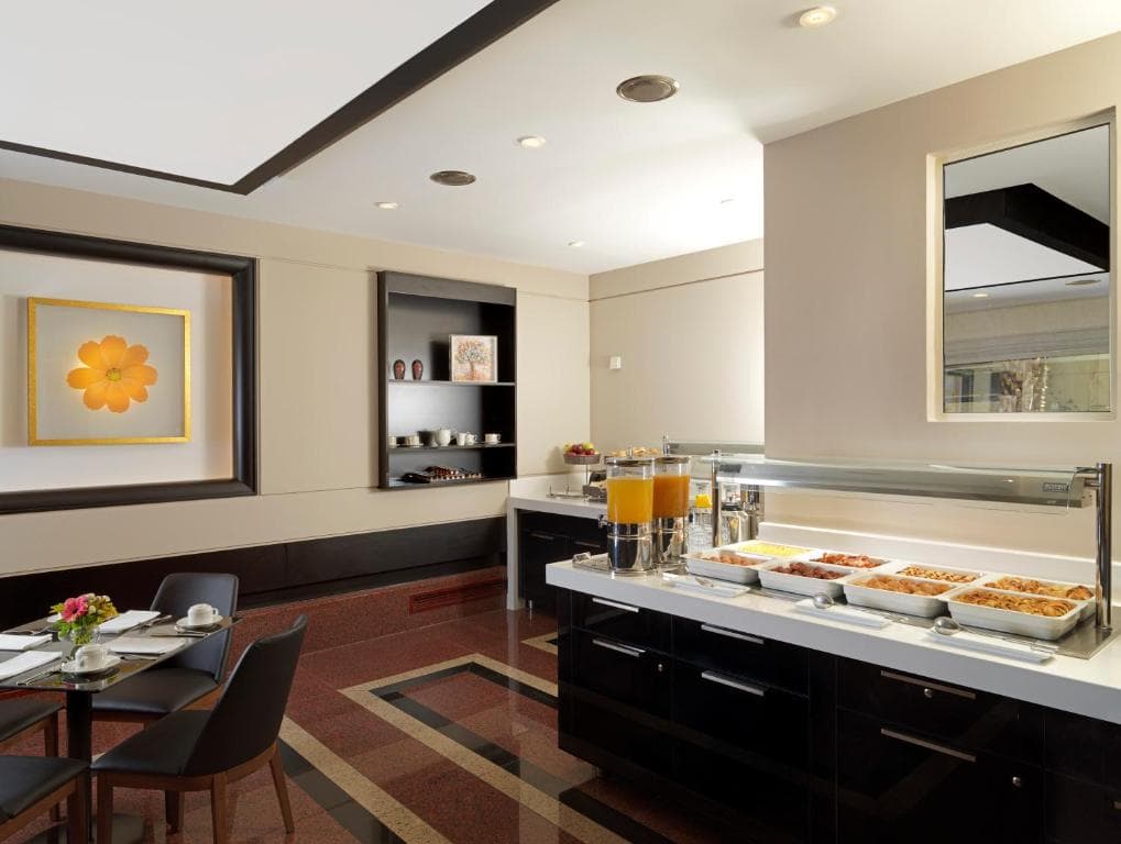 Holiday Suites - 24