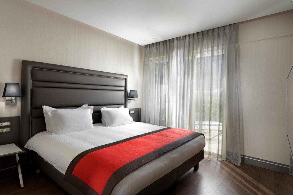 Holiday Suites - 33
