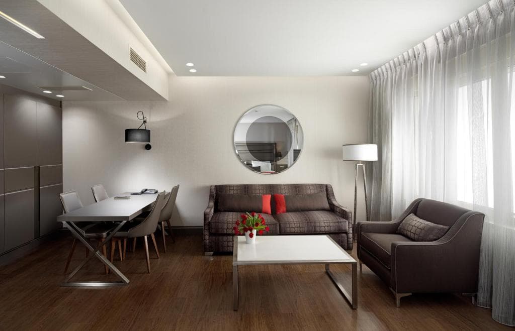 Holiday Suites - 37