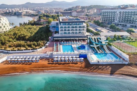 Hotel Lonicera West (Ex. Gold Island Family) - 1