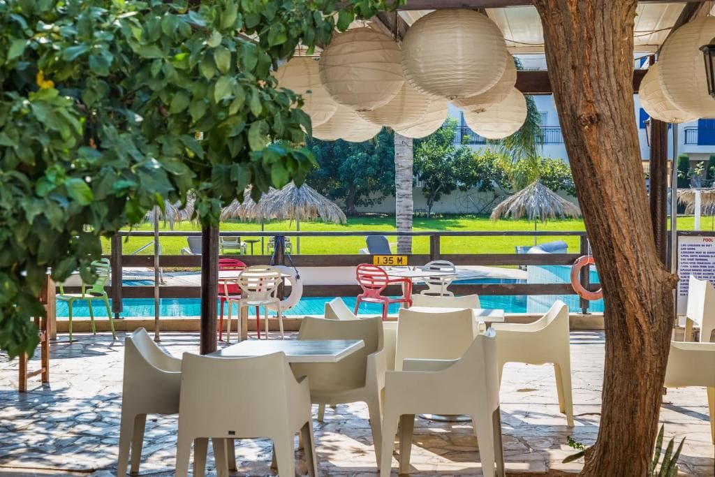 Captain Karas Holidays Apartments - 8