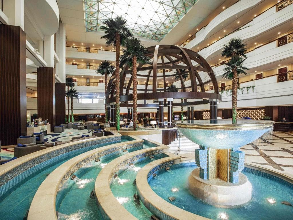 Hotel Movenpick Grand Al Bustan - 3