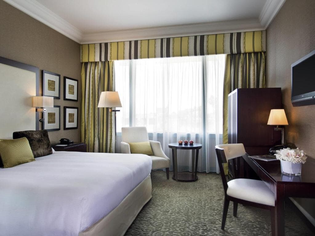 Hotel Movenpick Grand Al Bustan - 4