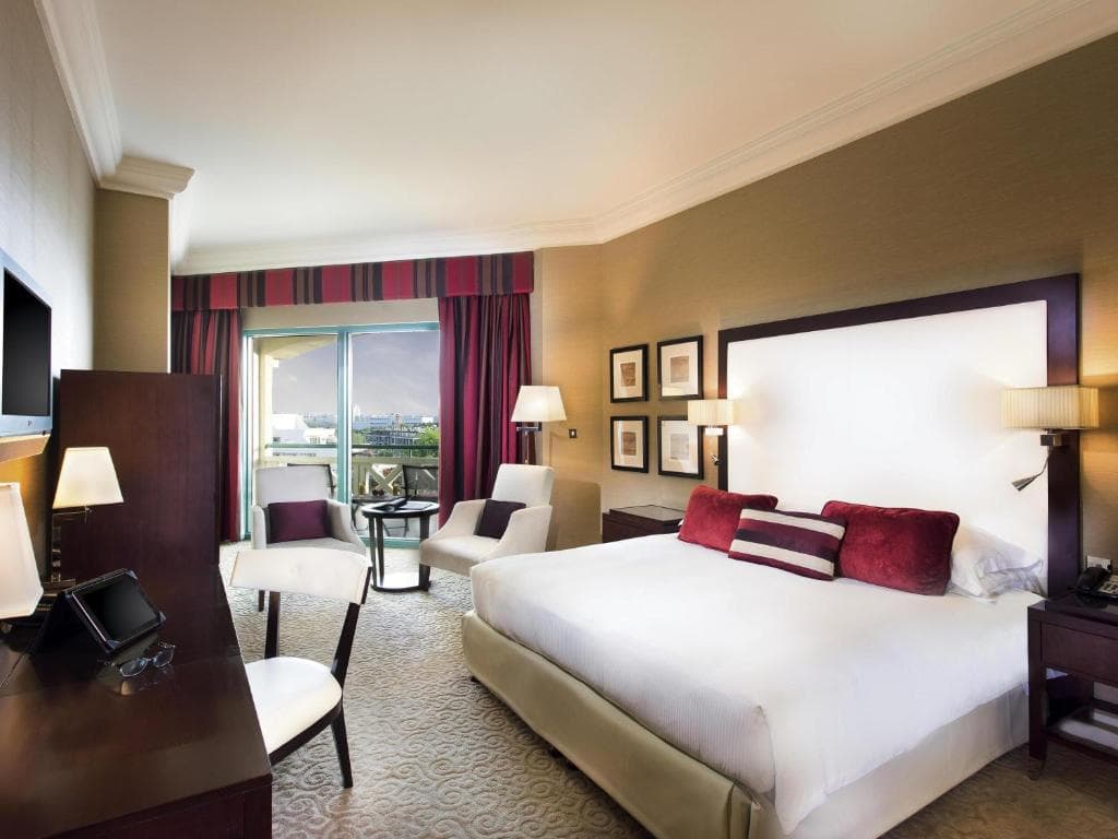 Hotel Movenpick Grand Al Bustan - 5