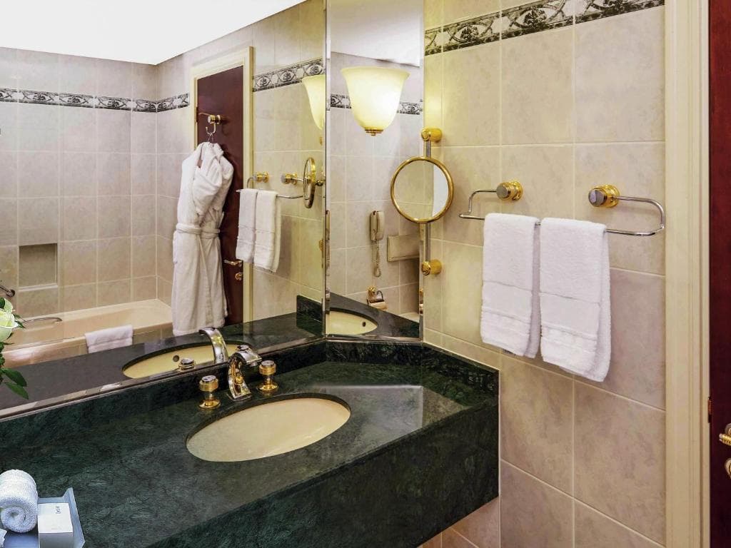 Hotel Movenpick Grand Al Bustan - 10