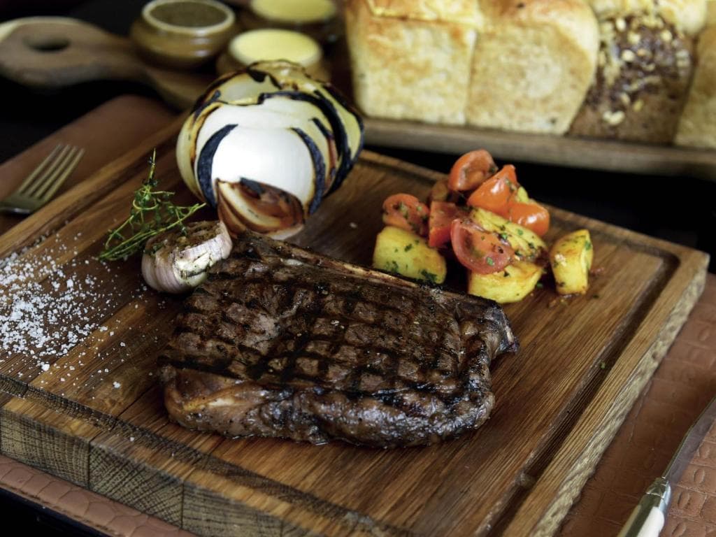 Hotel Movenpick Grand Al Bustan - 31