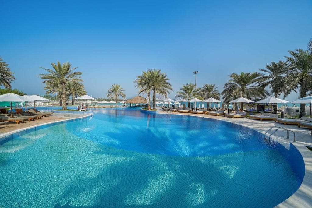 Hotel & Resort Radisson Blu, Abu Dhabi Corniche - 1