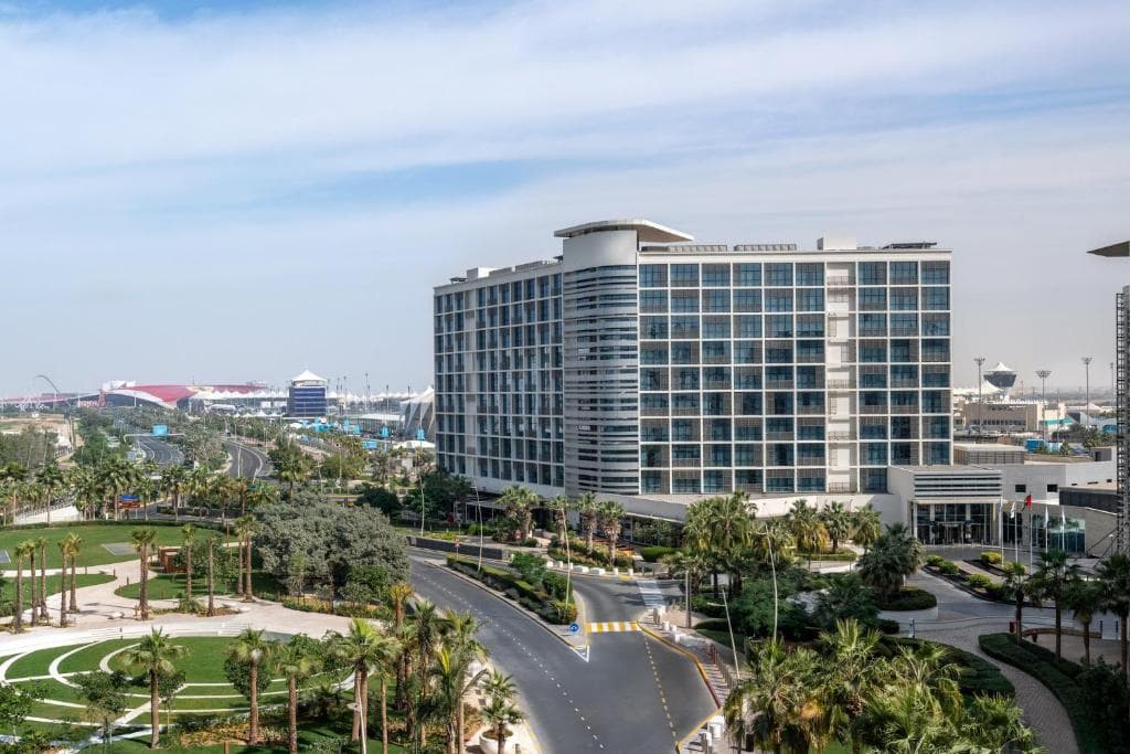 Hotel Yas Plaza Marina by IHG - 1