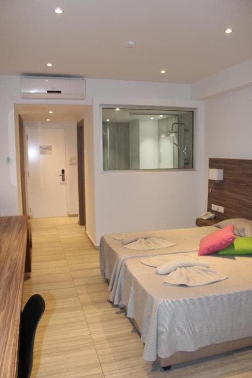 Hotel Fedrania Gardens - 16