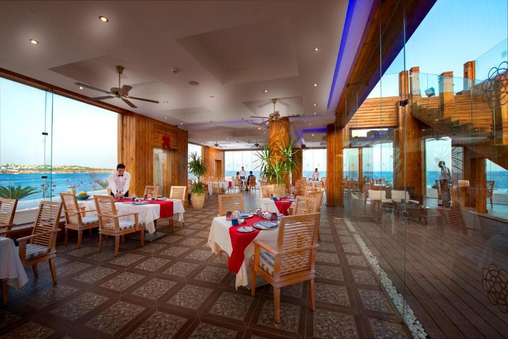 Sunrise Arabian Beach Resort - 3