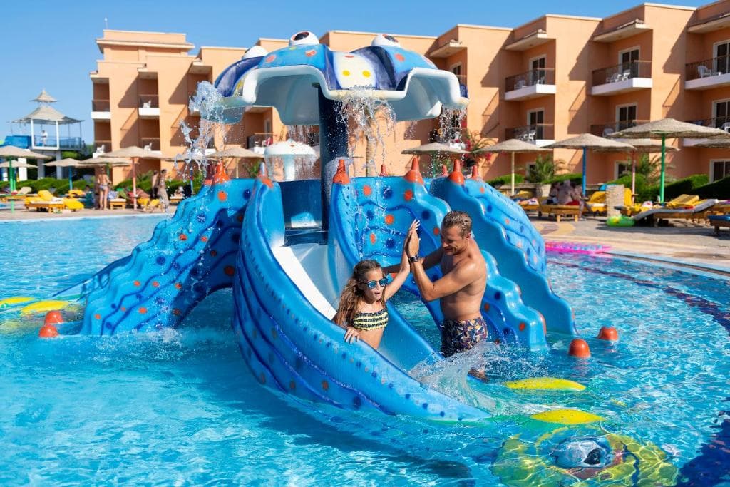 Three Corners Sunny Beach Resort - 12