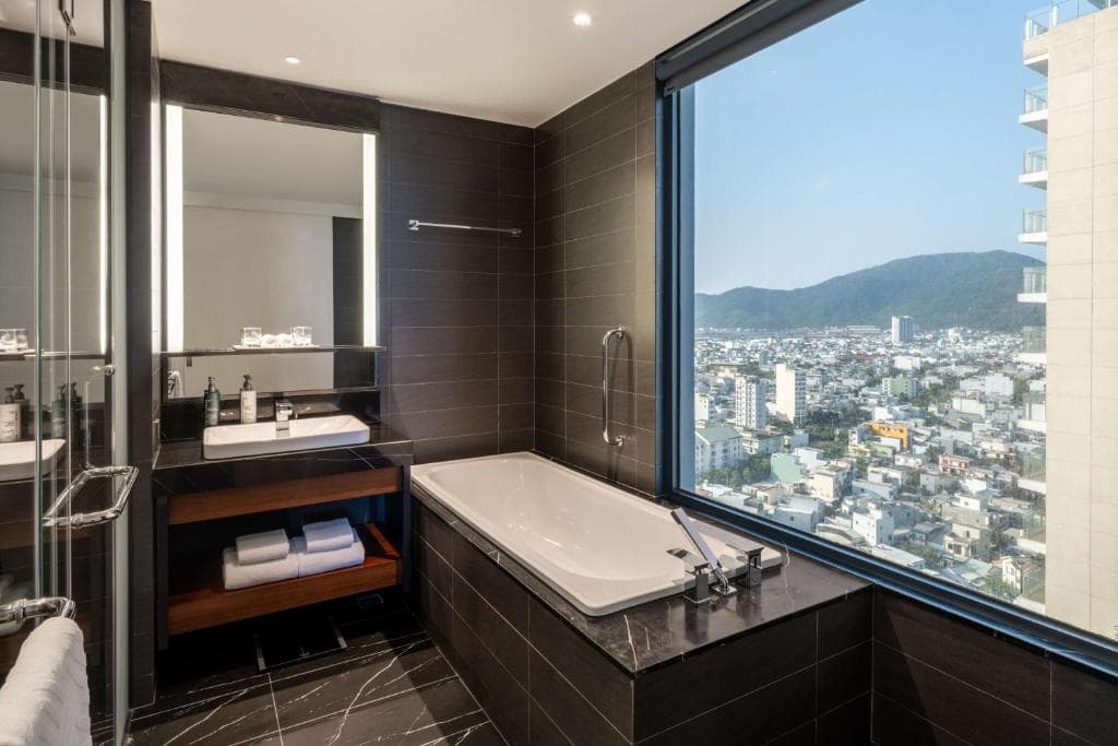 Hilton Garden Inn Da Nang - 36