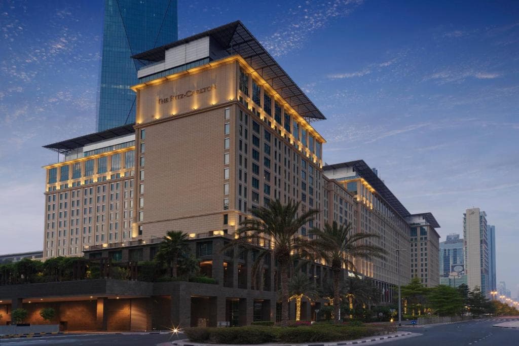 Charter Dubai - Hotel The Ritz Carlton, Dubai International Financial Centre 5*