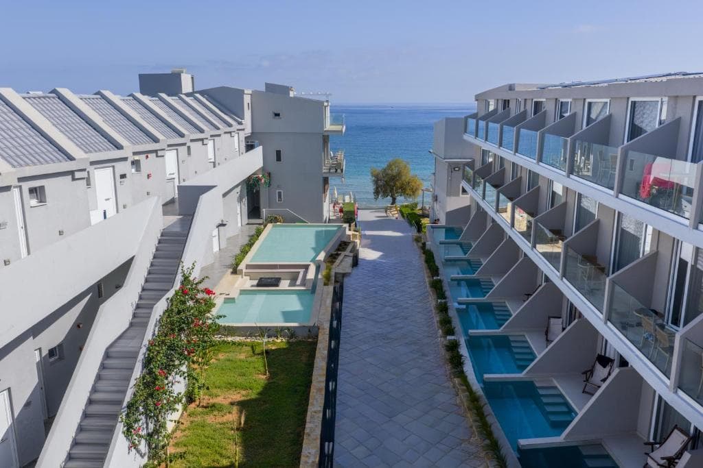 Golden Coast Suites - 1