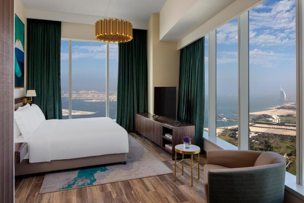 Avani Plus Palm View Dubai Hotel & Suites - 2