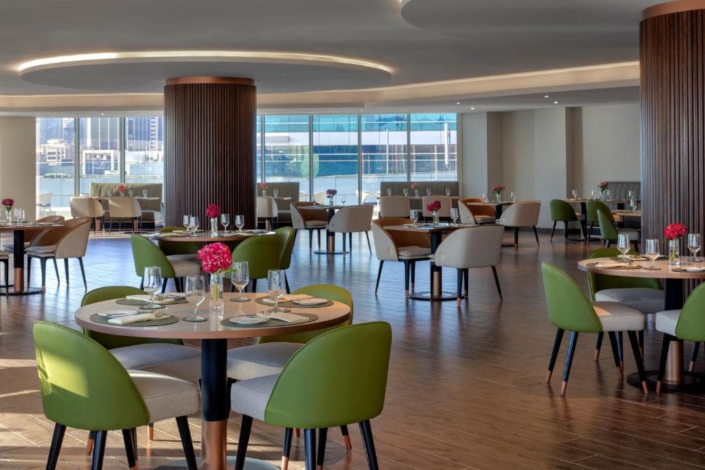 Avani Plus Palm View Dubai Hotel & Suites - 4