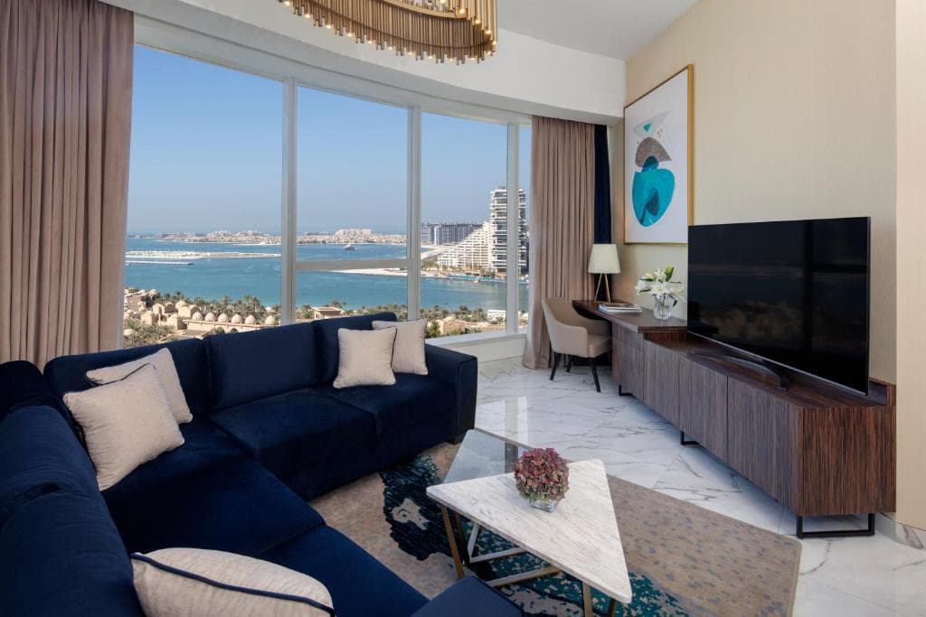 Avani Plus Palm View Dubai Hotel & Suites - 5