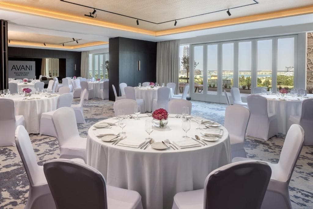 Avani Plus Palm View Dubai Hotel & Suites - 7