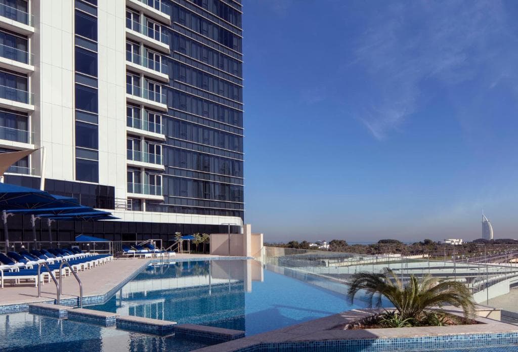Avani Plus Palm View Dubai Hotel & Suites - 9