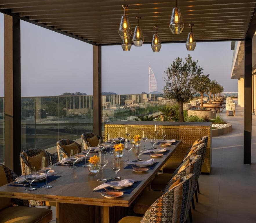 Avani Plus Palm View Dubai Hotel & Suites - 11