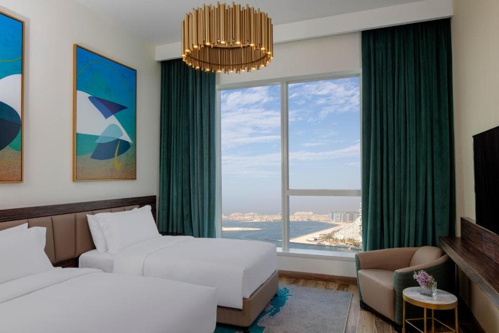 Avani Plus Palm View Dubai Hotel & Suites - 38