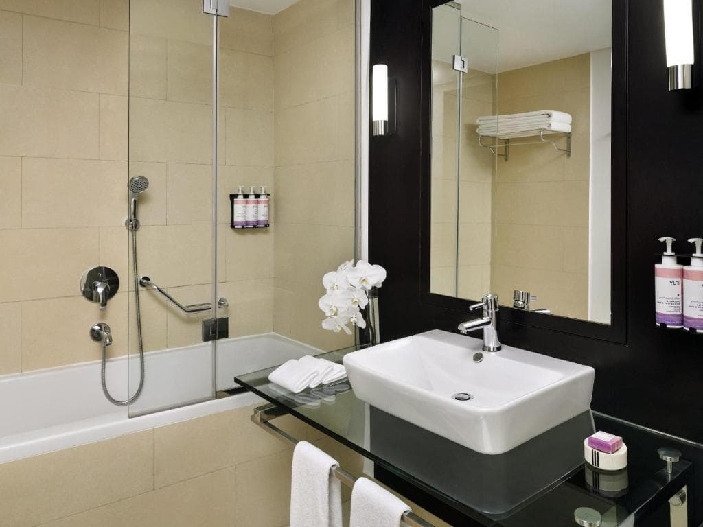 Movenpick Hotel Jumeirah Lakes Towers - 9