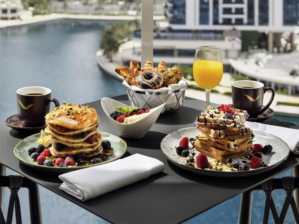 Movenpick Hotel Jumeirah Lakes Towers - 12
