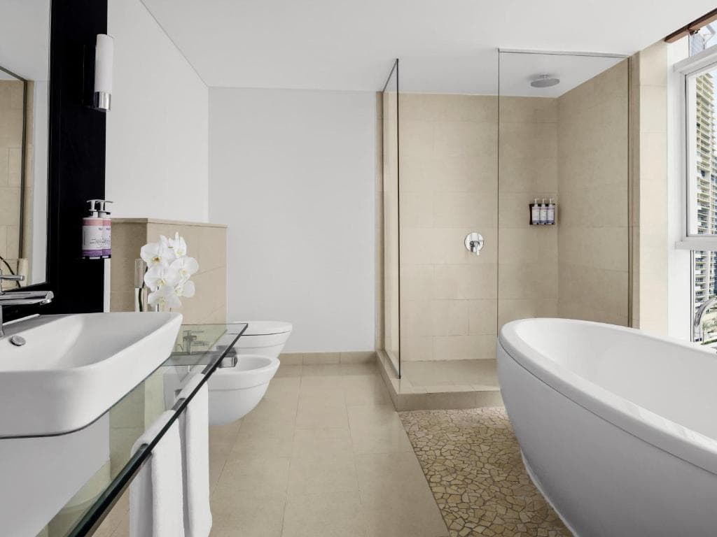 Movenpick Hotel Jumeirah Lakes Towers - 13