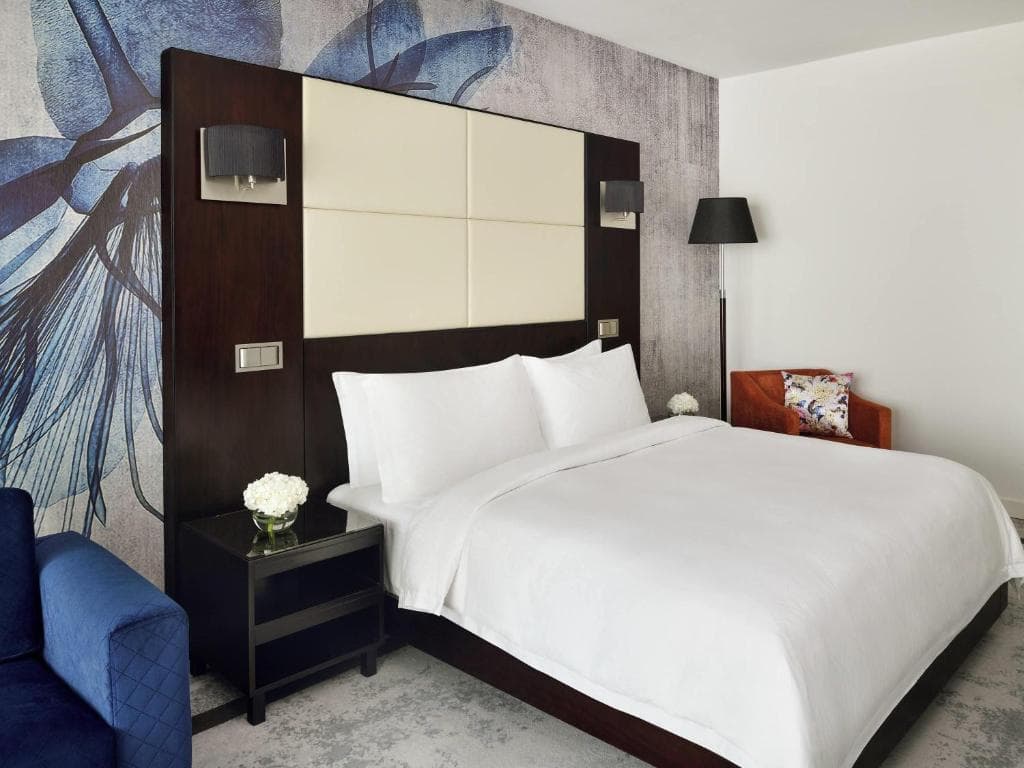 Movenpick Hotel Jumeirah Lakes Towers - 15