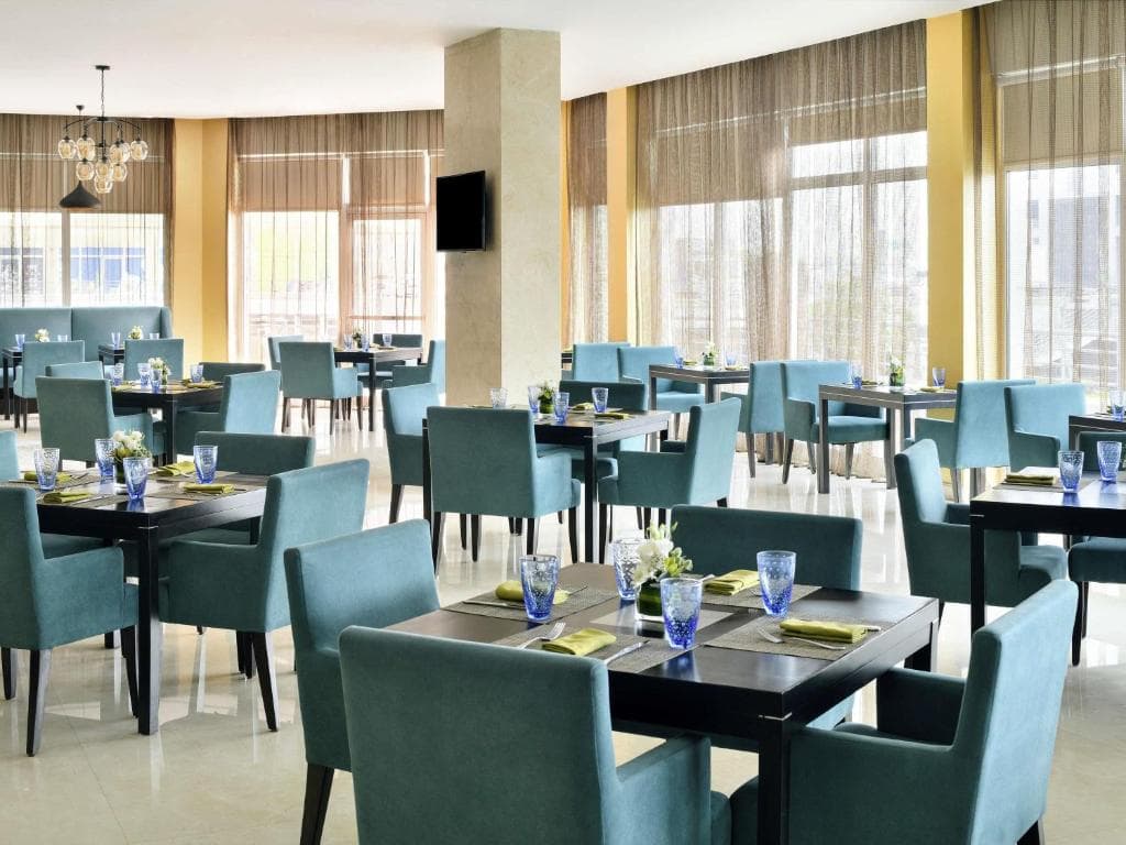 Movenpick Hotel Jumeirah Lakes Towers - 28
